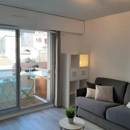 Biarritz, 1 Piece, 2 Personnes - Fr-1-239-500 *
